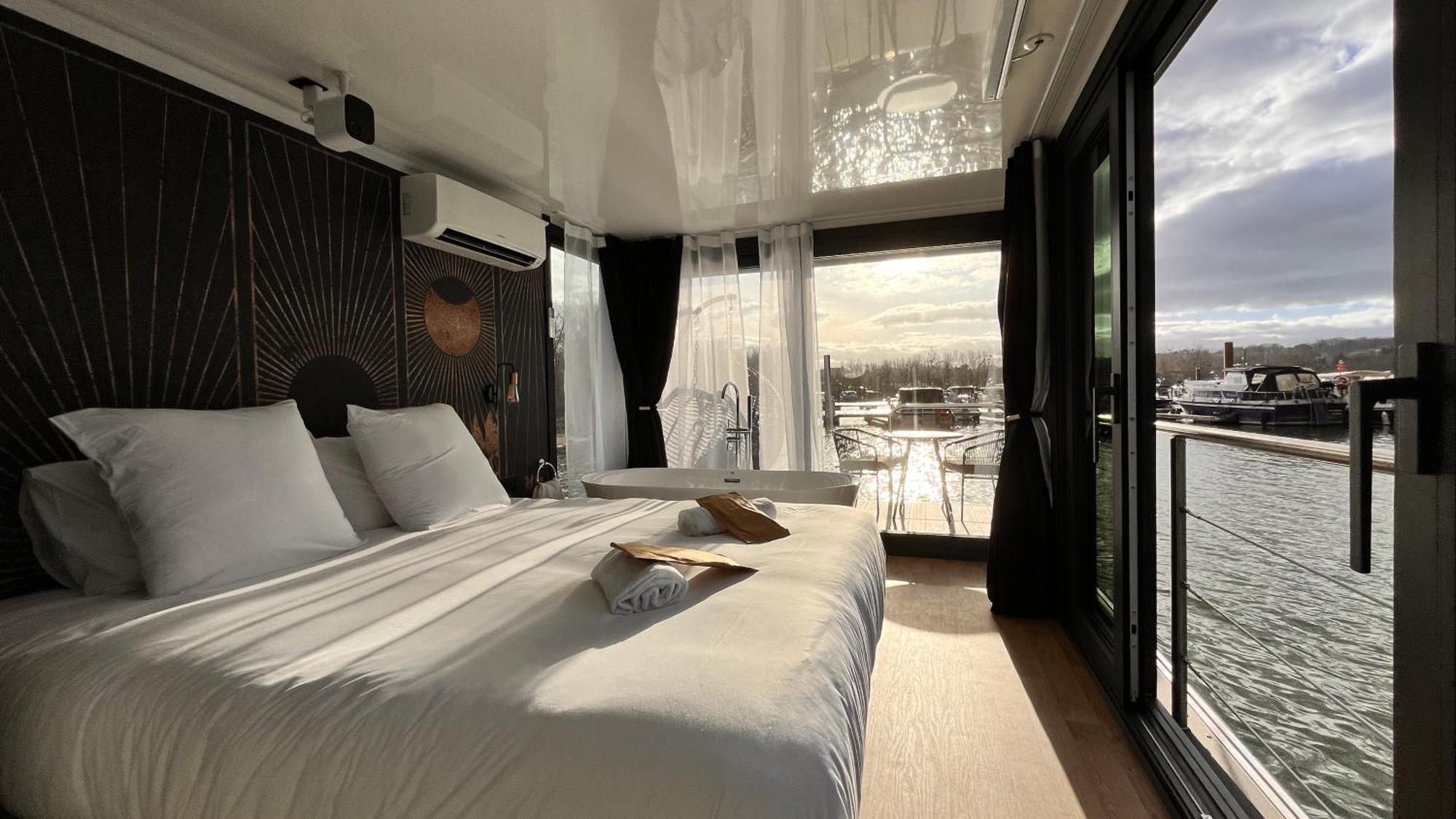 L'Escale Royale Saint-Martin-La-Garenne Port Ilon - Seine - Giverny Dış mekan fotoğraf